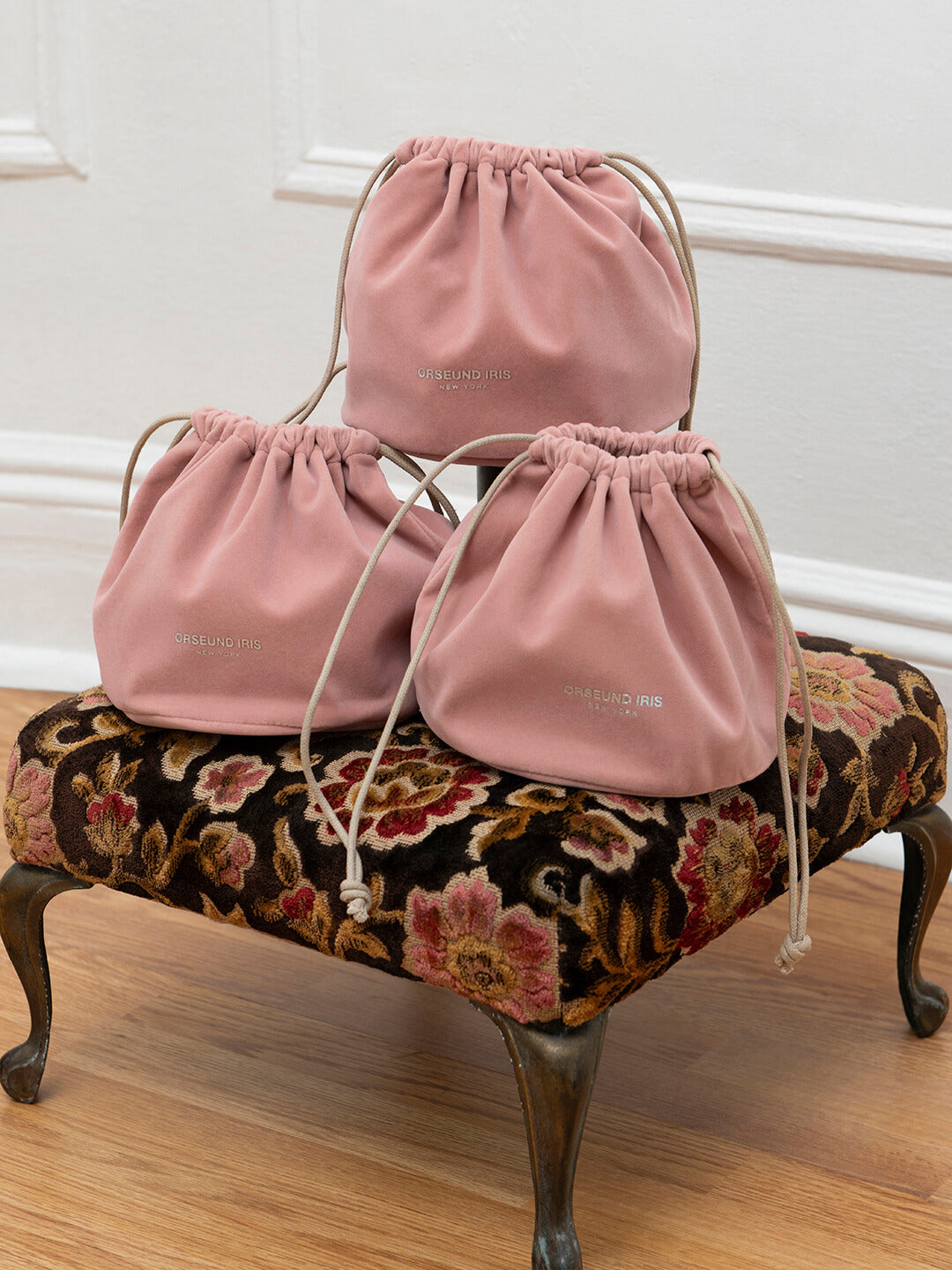 Petit sac à poussière en velours Signature