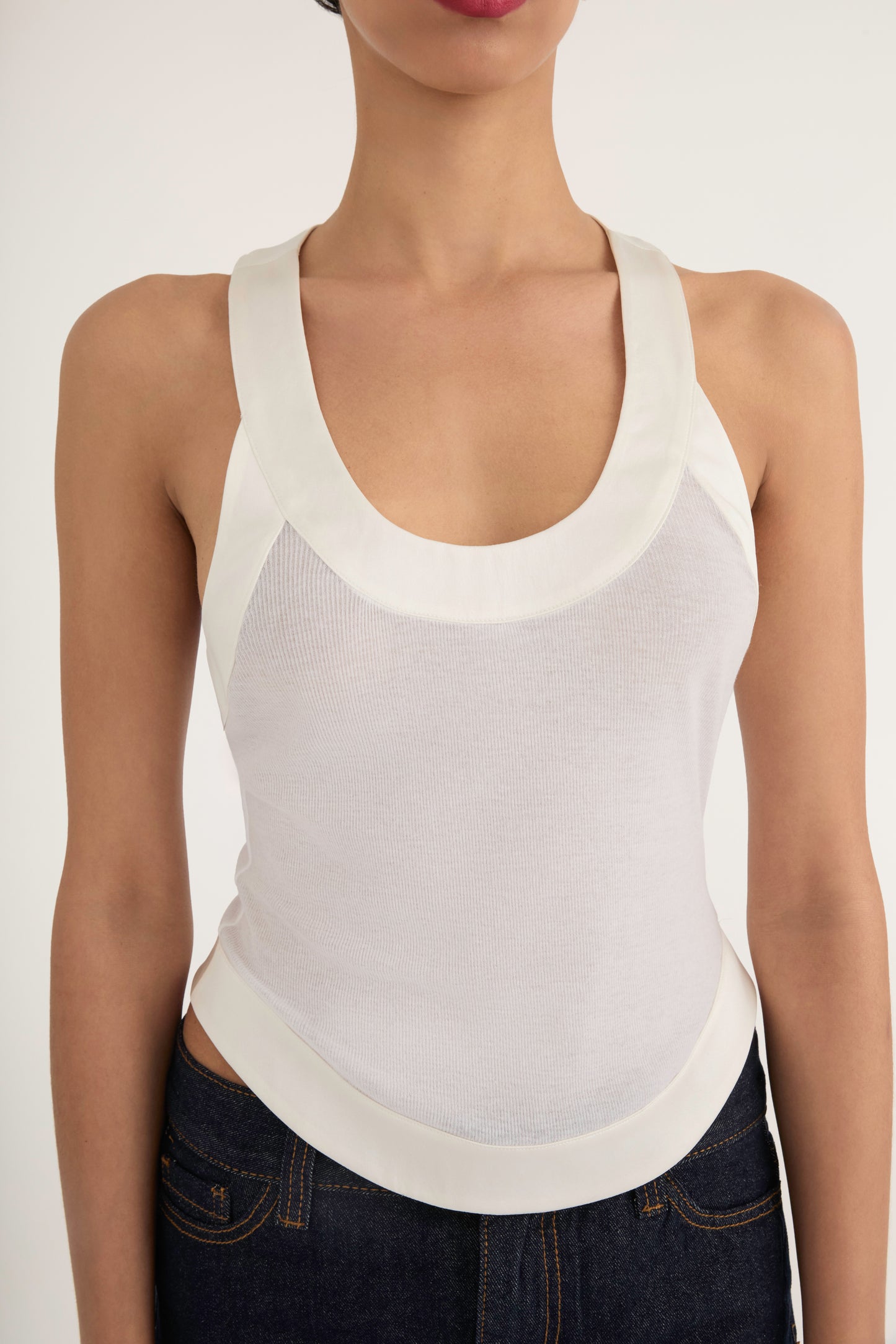 Sculpted Low Scoop Tank