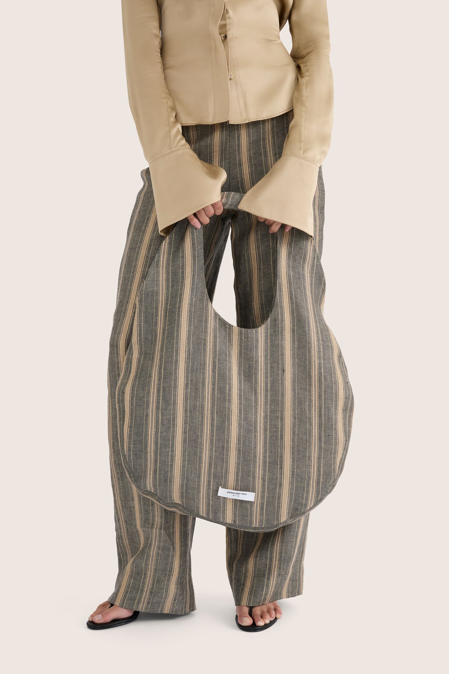 The Linen Egg Tote